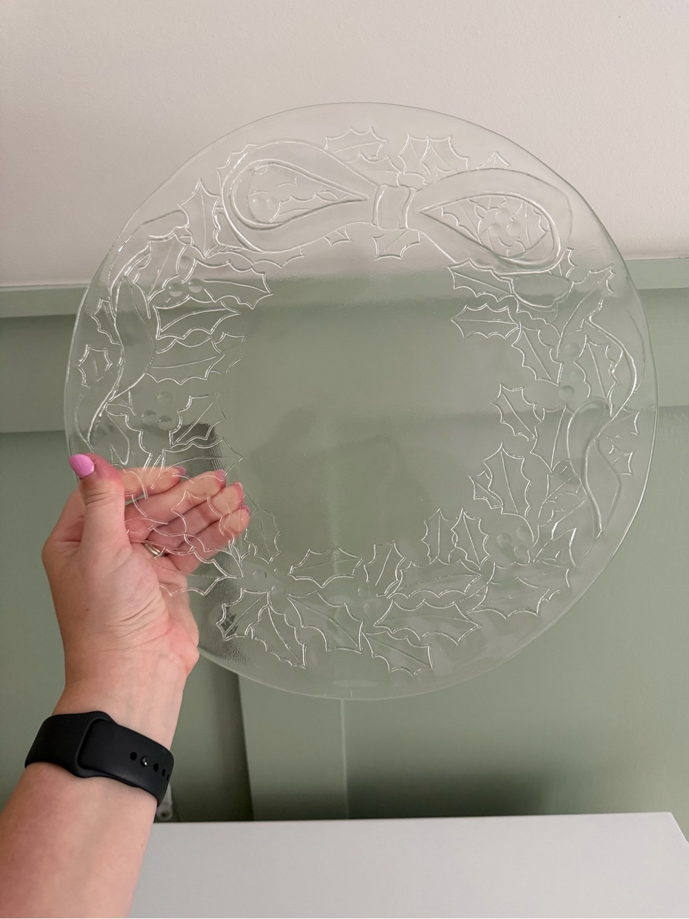 Clear Glass Round Platter 13 in Textured Holly Pattern Glossy Christmas